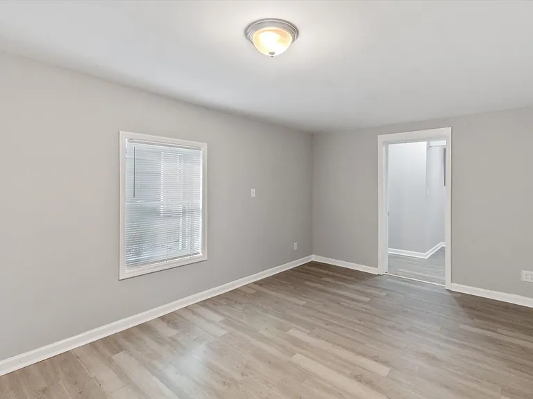 1227 East 38th Street — Photo 5