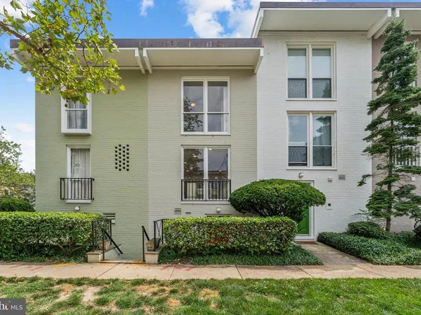 212 G St SW #212, Washington, DC 20024