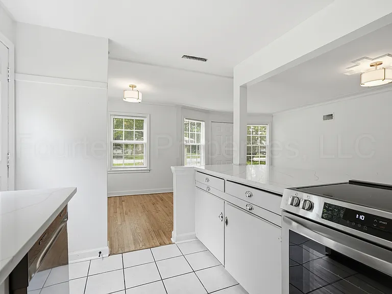 8117 Walnut St — Photo 9