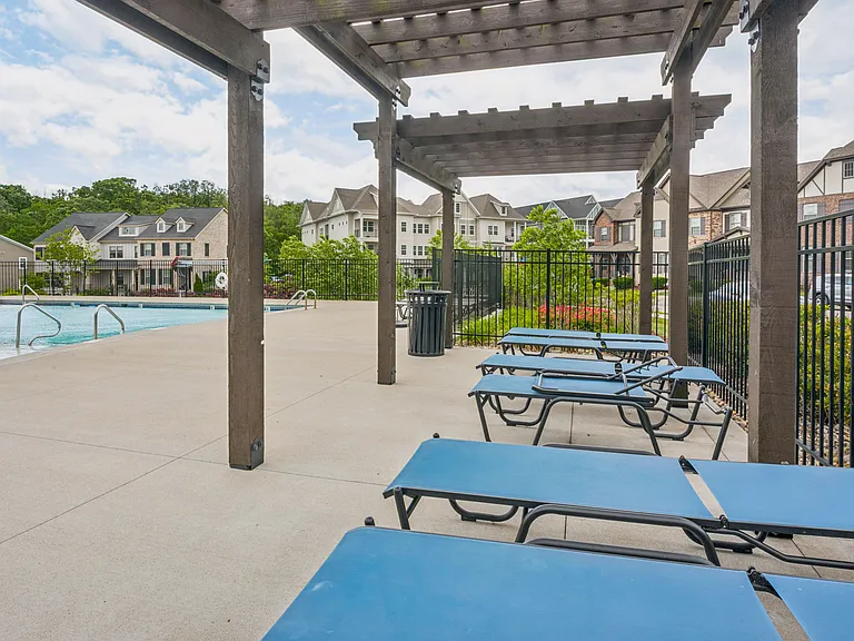 1801 Shadow Green Dr #304 — Photo 32