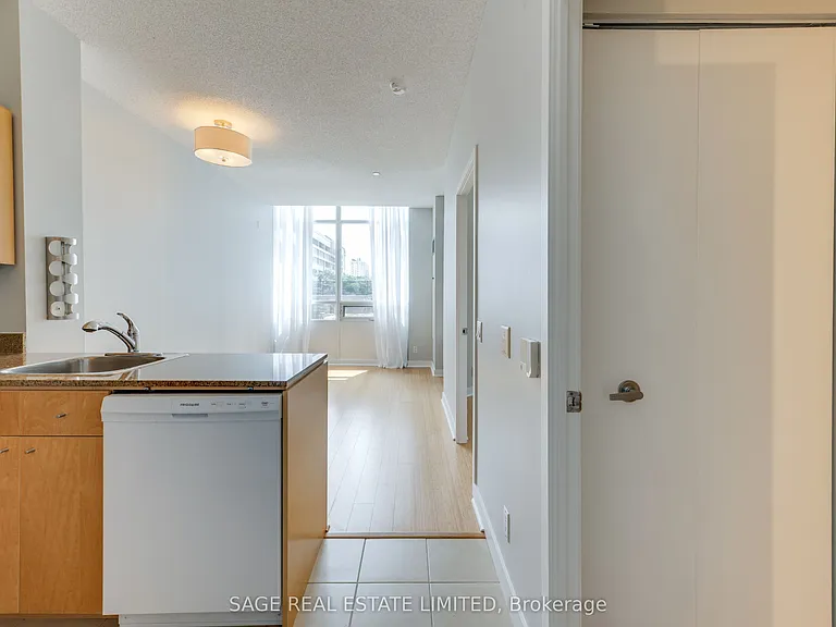 373 Front St W #208 — Photo 8