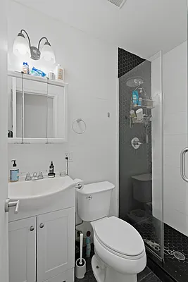 Rented by Nest Seekers International | media 20