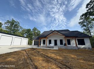 1084 Hargis Rd, Grimsley, TN 38565