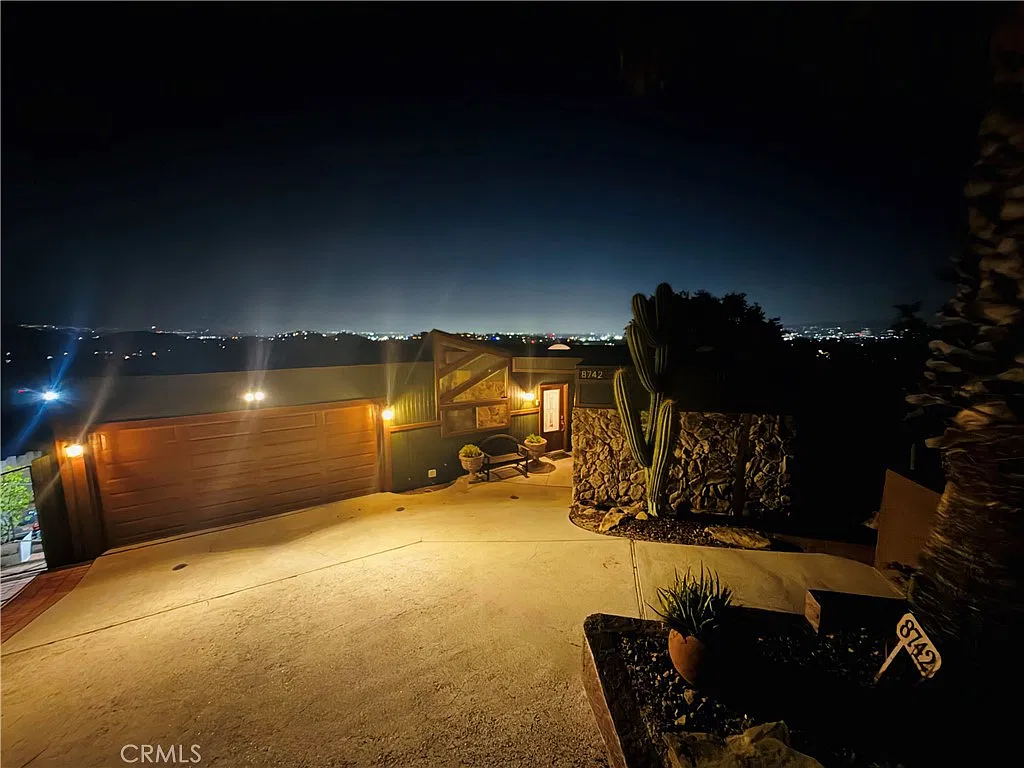 3 bed, 1520 sqft, $4,350 — Photo 2