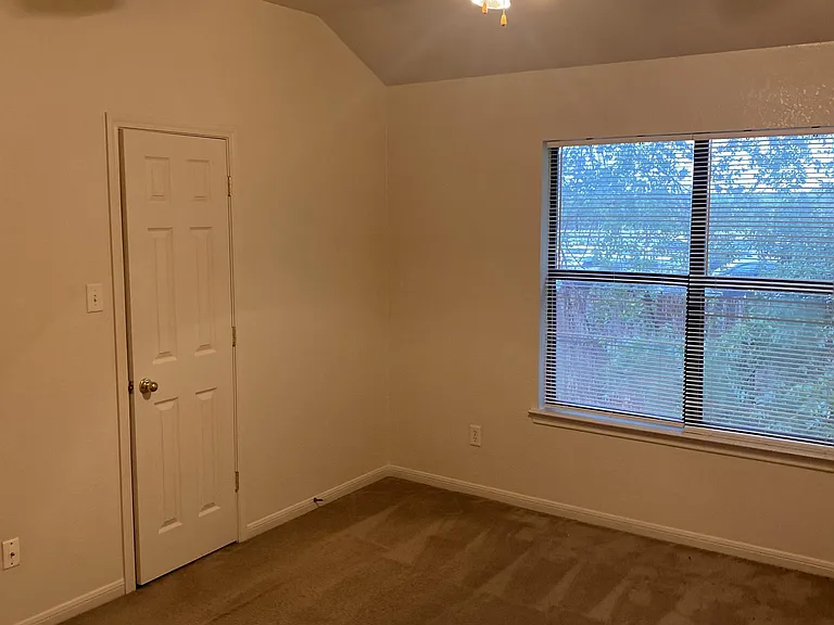 1104 Nicholas Cir #A — Photo 4