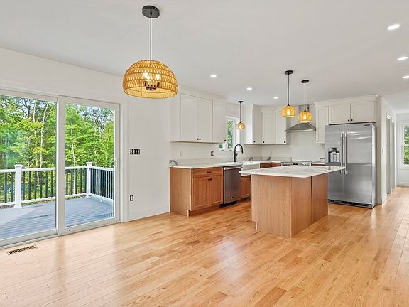 4th image of 145 Turner Farm Rd