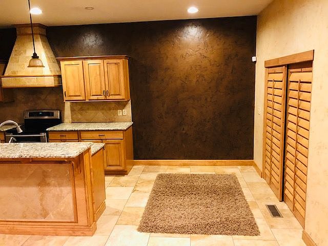 1st image of 1012 Summerlon Way #0