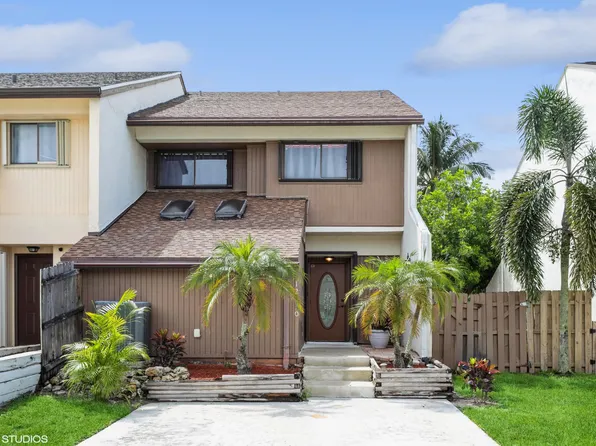 12330 Westhampton Circle, Wellington, FL 33414