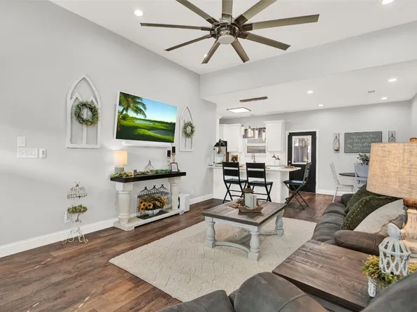 71 Vaughn Dr, Denison, TX 75020