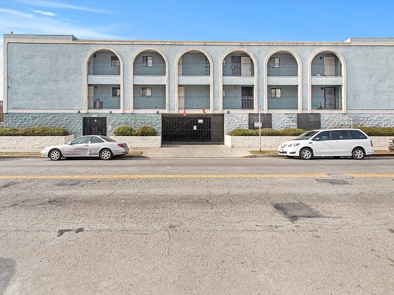 1635 West Blvd #2 — Photo 1