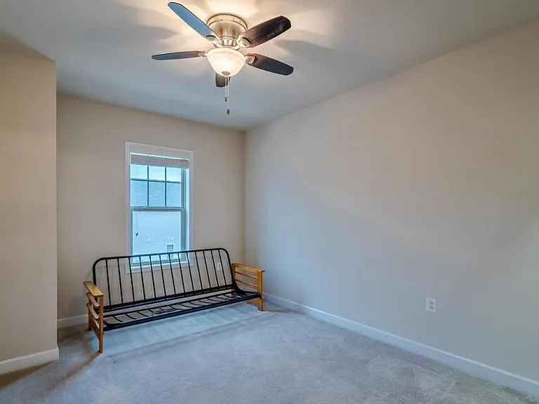 42329 Benfold Sq — Photo 14