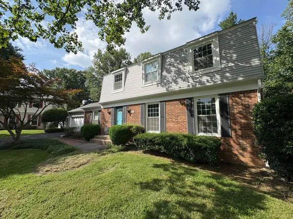 5301 New Church Ct, Fairfax, VA 22032