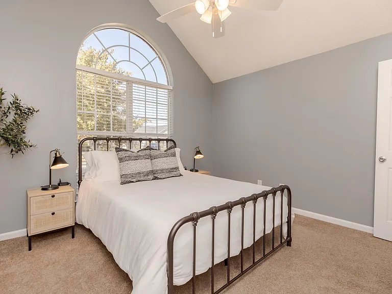 225 Stirling Bridge Dr — Photo 36