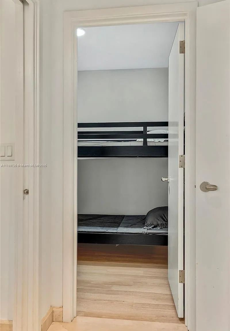 2 bed, 1429 sqft, $15,750 — Photo 2