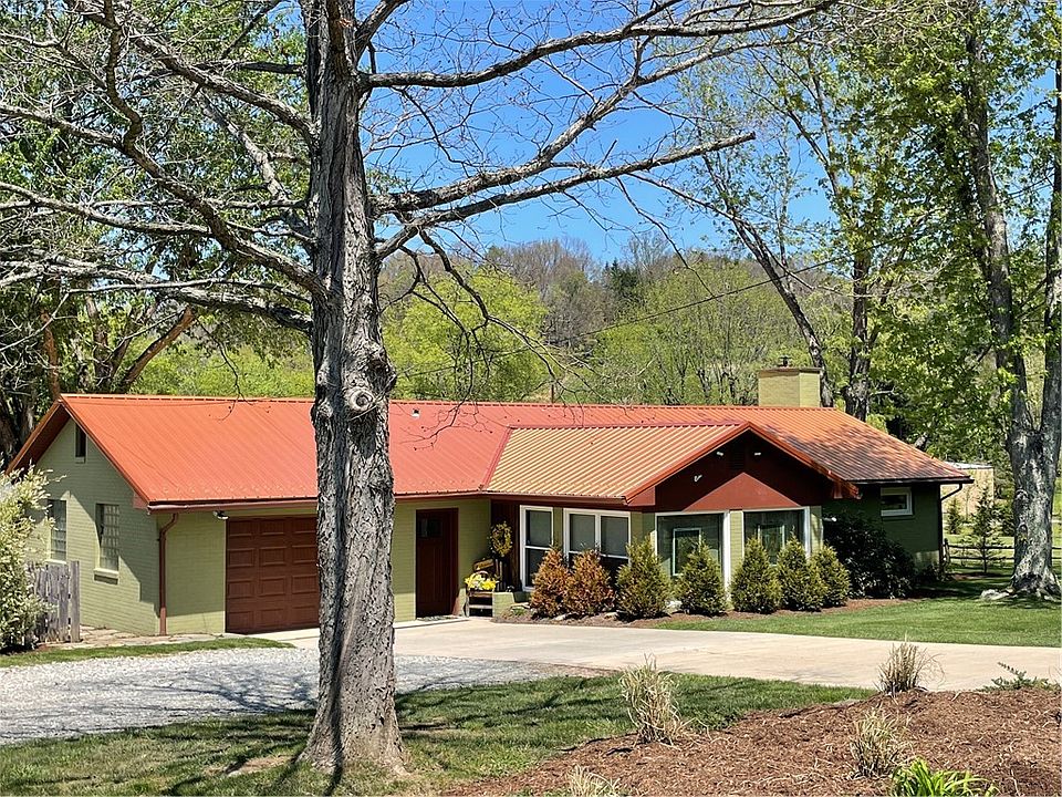 1st image of 615 Westerly Ln