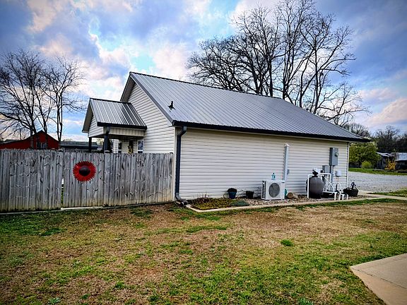5th image of 99 Busby Rd
