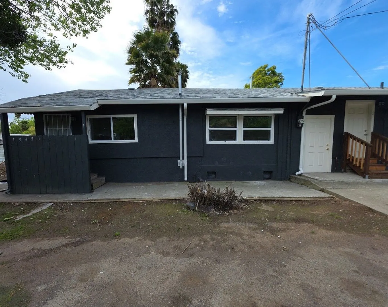 Lakeshore Triplex — Photo 1