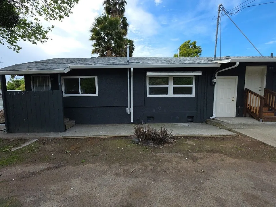 13451 Lakeshore Dr