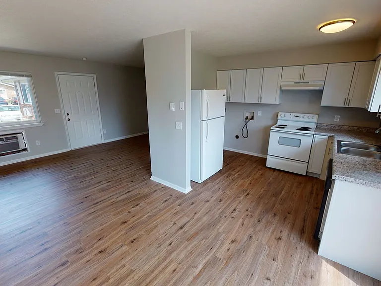 Waynedale Circle Apartments — Photo 2