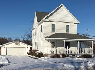 1114 Parriott St, Aplington, IA 50604