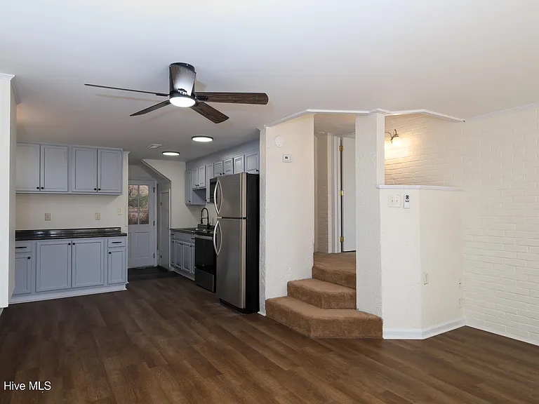 1190 Blue Creek Rd #B — Photo 9