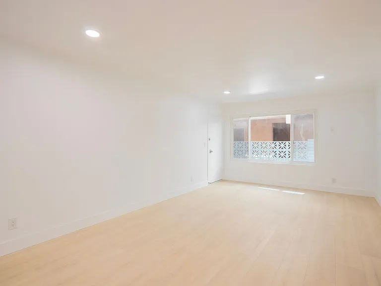 1236 N Ogden Dr — Photo 7