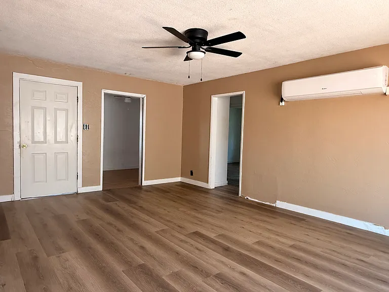 337 N Neplus Ct — Photo 1