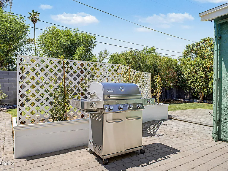 521 W Mariposa St #1 — Photo 6