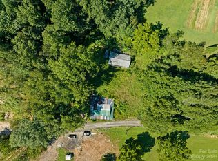 1029 Sugarloaf Rd, Brevard, NC 28712