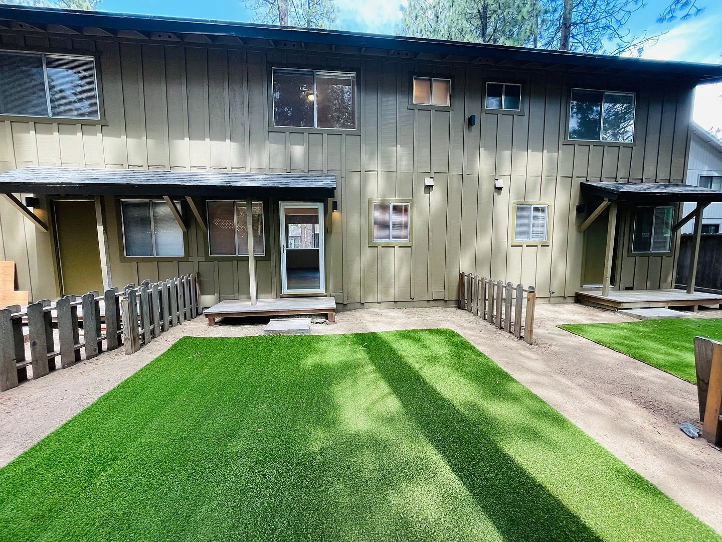 2 bed 1.5 bath townhouse style apartment — Photo 1