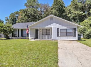 1033 Massey Rd, Jacksonville, NC 28546