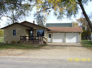 1408 Dobson Ave, Armour, SD 57313