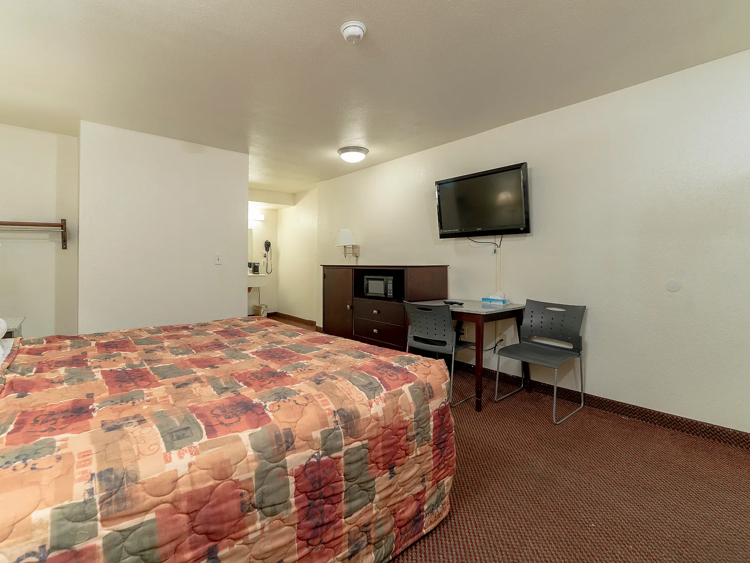 Studio, 300 sqft, $695 — Photo 2