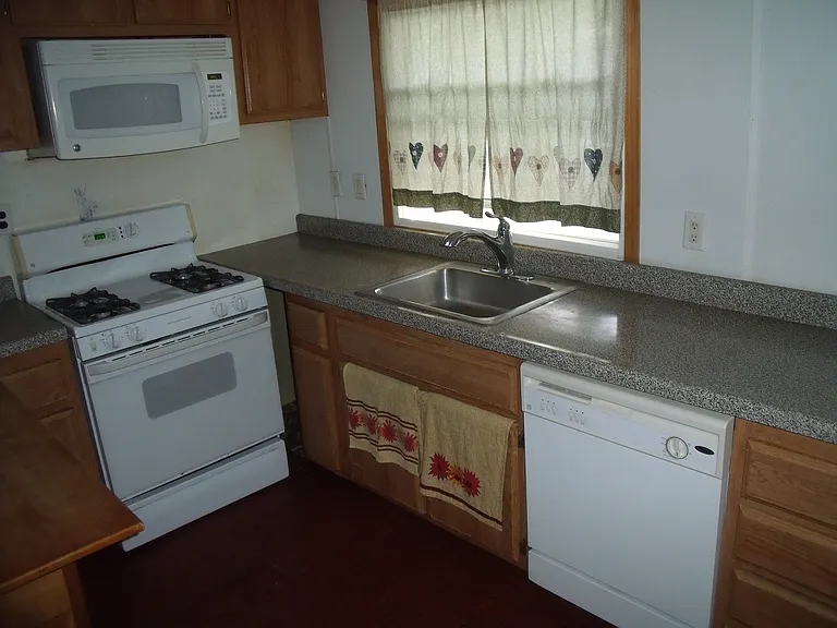 37032 22nd St — Photo 3