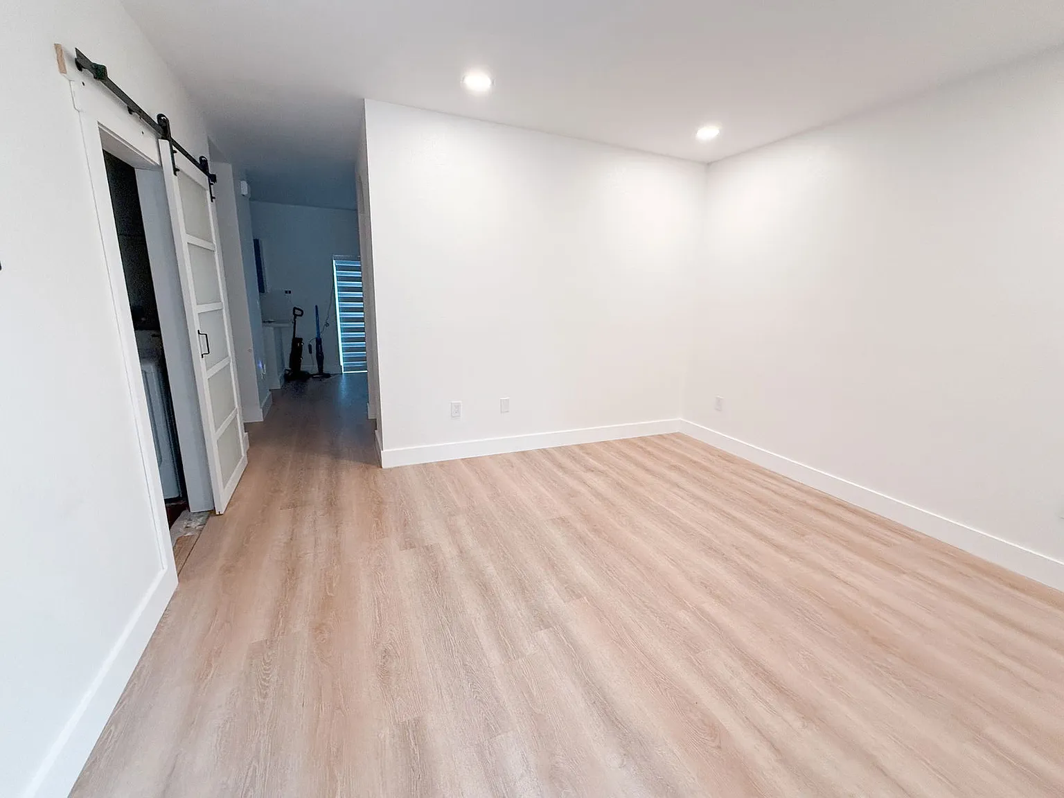 3 bed, 2.5 bath, 1363 sqft, $2,900 — Photo 3