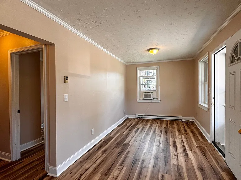 912 Forest St — Photo 41
