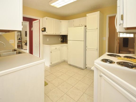 5th image of 1024 Kenmoor Ave SE