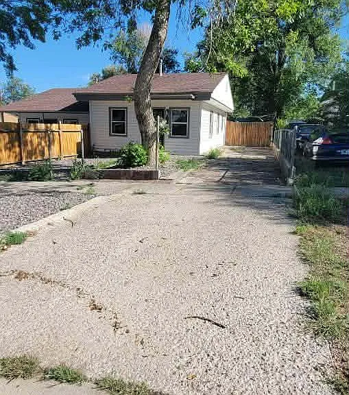 742 E Rio Grande St — Photo 2