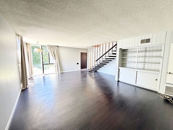 4th image of 675 Ultimo Ave