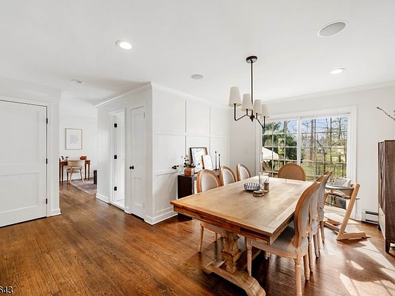 5th image of 1341 Birch Hill Rd