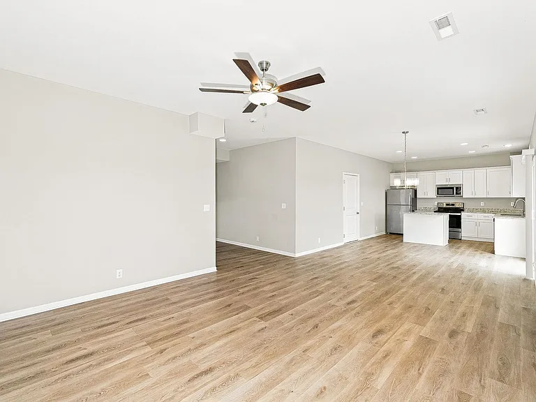 9123 SW 2nd St — Photo 3