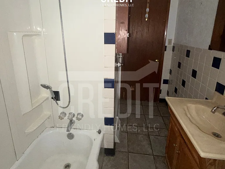 8303 Bluff St — Photo 10