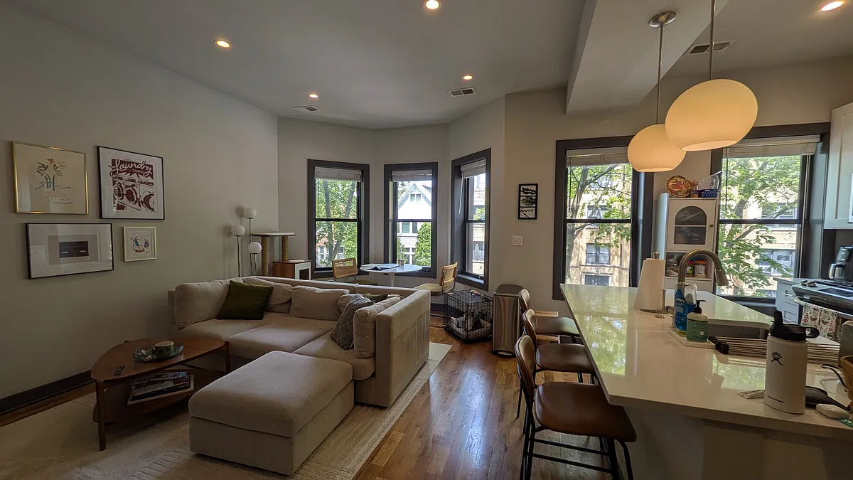 Building Photo - 1105 W George St #2