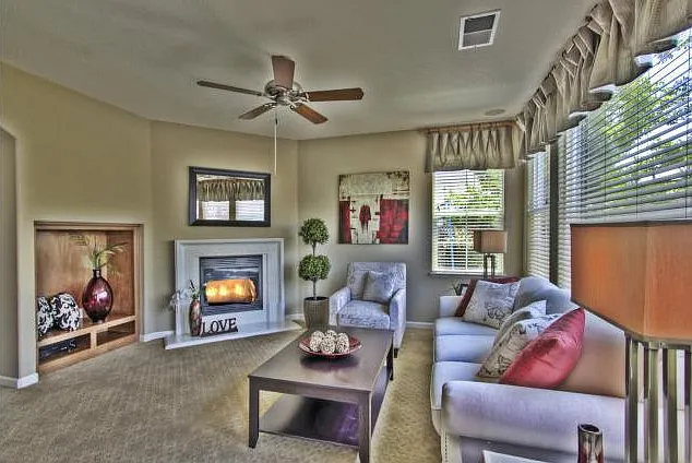 2691 Hutchings Dr — Photo 4