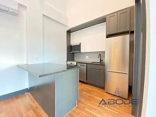 Rented by Reside New York | media 4