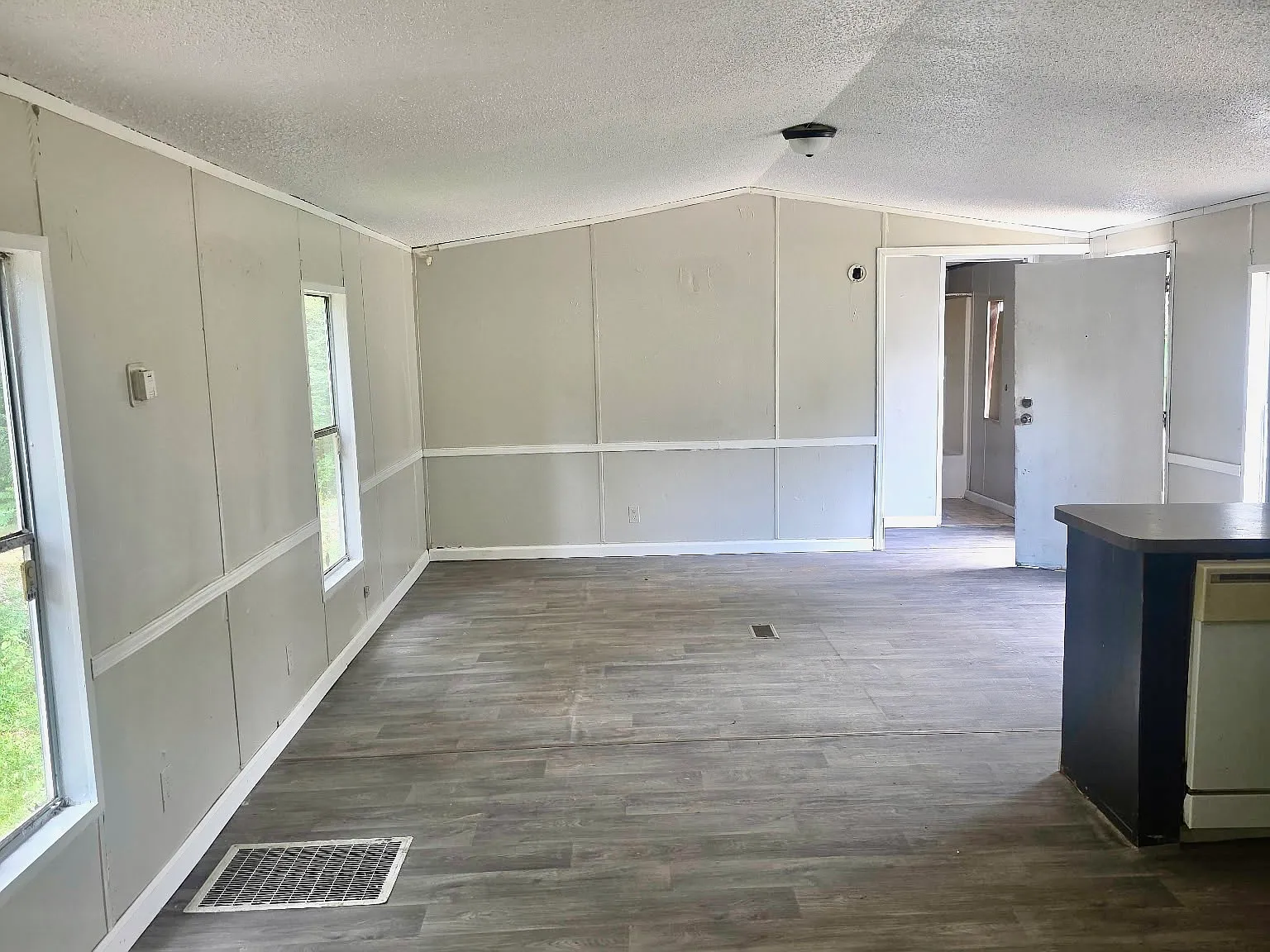 2 bed, 840 sqft, $595 — Photo 4