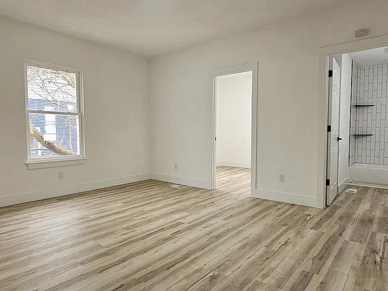 1035 Crosby St #1037 — Photo 33