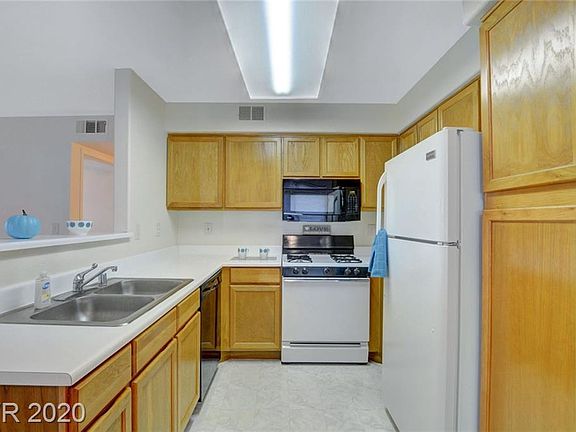 2nd image of 3168 Tarpon Dr Unit 102