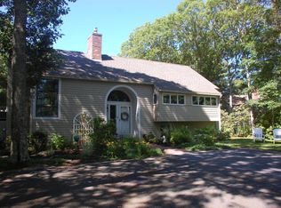 37 Periwinkle Ln, Mashpee, MA 02649