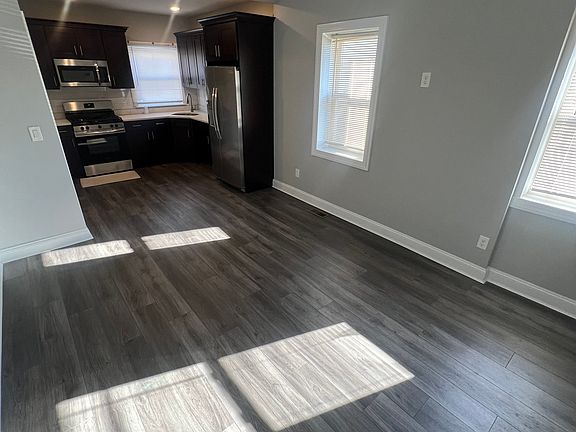 4th image of 130 Garfield Ave APT 1